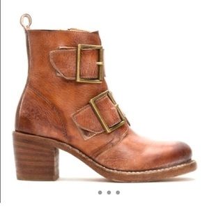 ISO Frye Sabrina boot